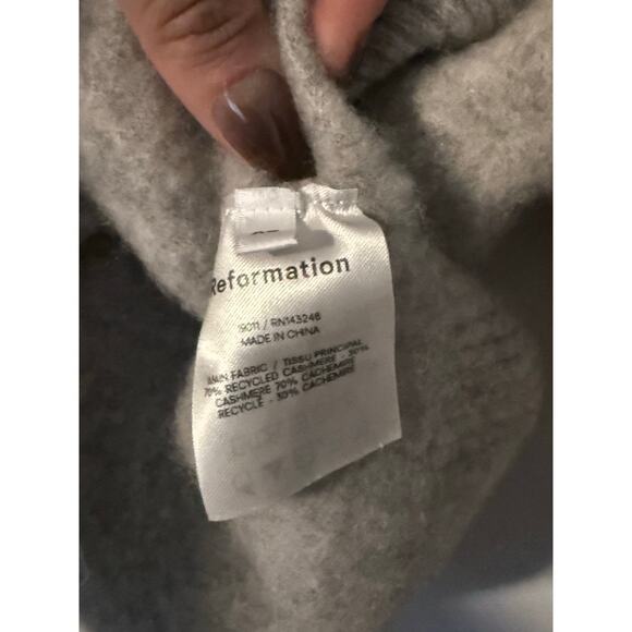 REFORMATION Jeans gray 100% cashmere cropped soft casual hoodie sweater top - Picture 5 of 8